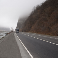 В Северной Осетии для тяжеловесного транспорта временно закрыта трасса А-161 Владикавказ - Нижний Ларс - граница с Грузией